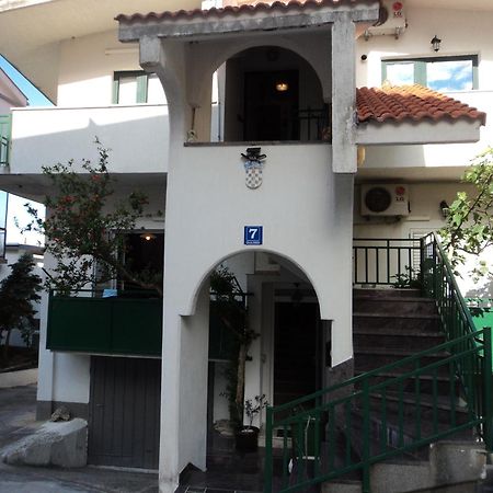 Rooms Tia Baška Voda Exterior foto