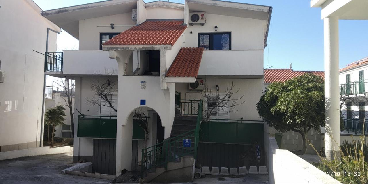 Rooms Tia Baška Voda Exterior foto