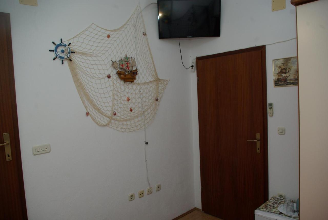 Rooms Tia Baška Voda Exterior foto
